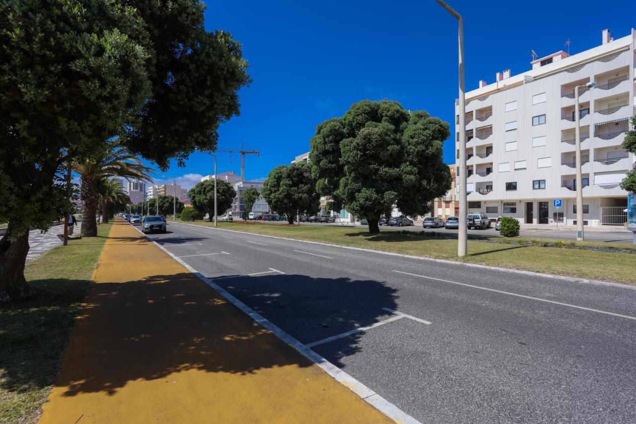 Brasil Avenue By Rent4All Figueira da Foz Exterior photo